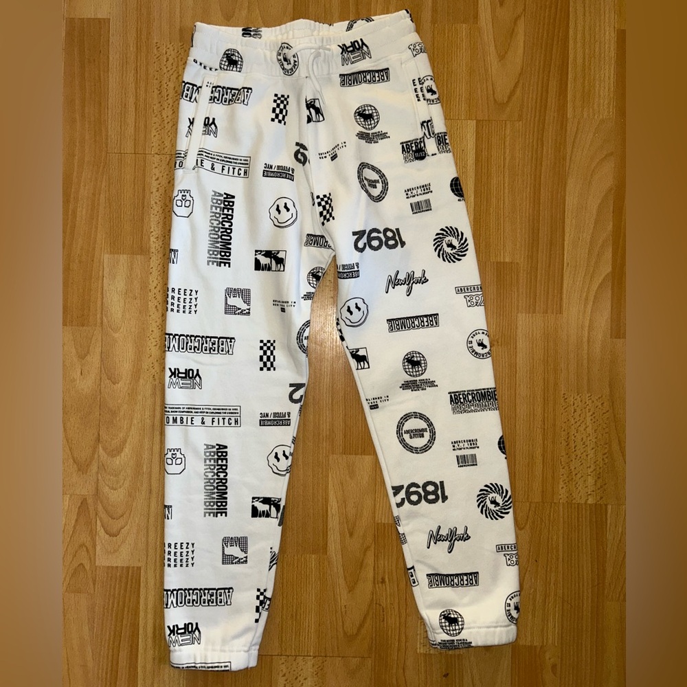 NEW! Abercrombie & Fitch Kids Graphic Print Joggers - White 11/12